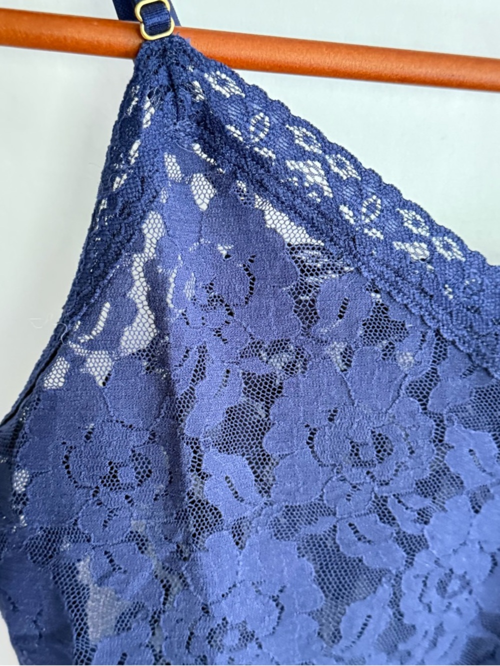 NWT Anthropologie Navy Blue Floral Lace V-Neck Crop Cami Small - Picture 4 of 4